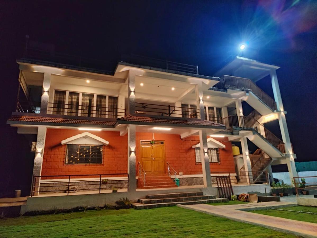 Sunshine Sea View Hotel Алибаг Екстериор снимка