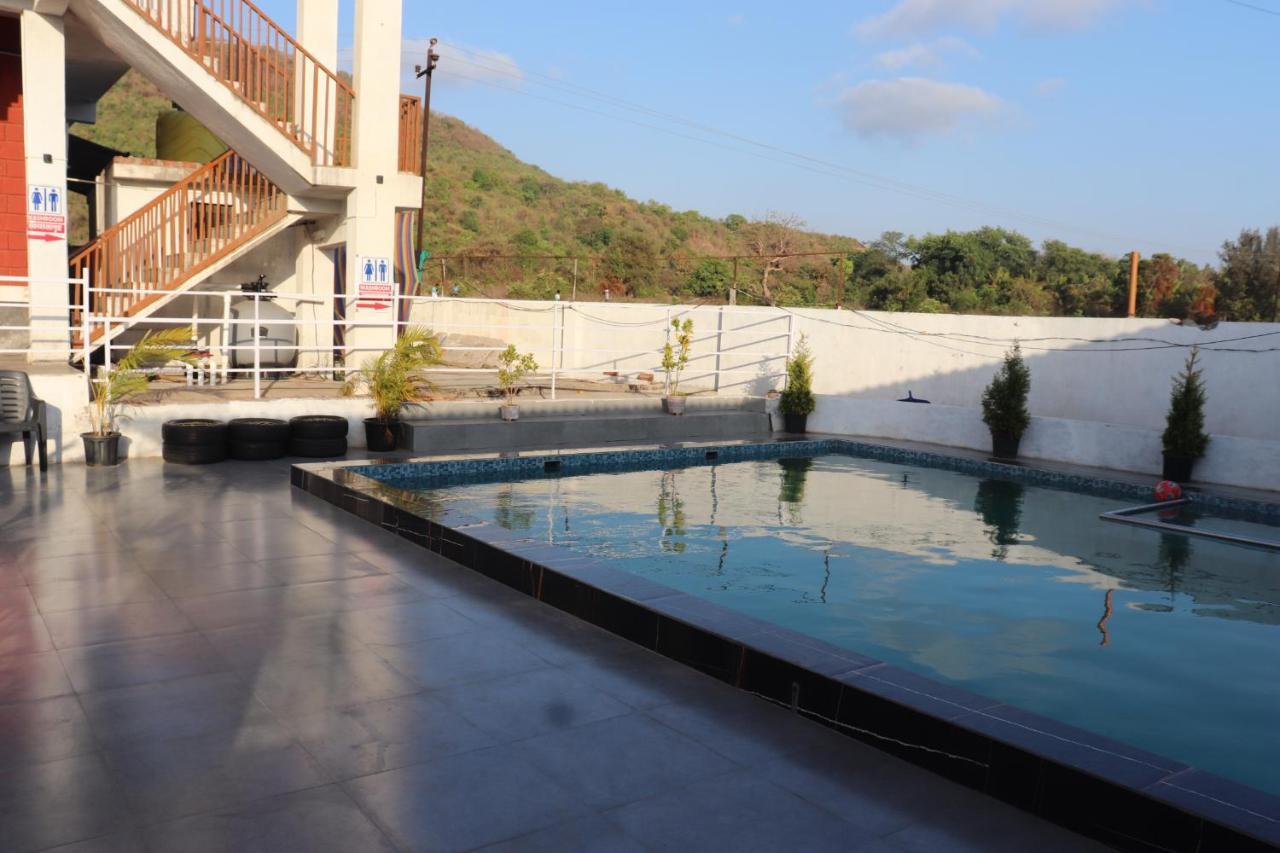 Sunshine Sea View Hotel Алибаг Екстериор снимка